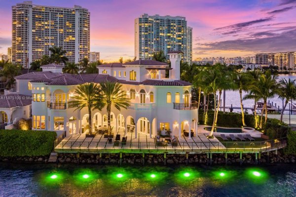 4042 Island Estates Dr Aventura, FL 33160 4042 Island Estates Dr Aventura, FL 33160