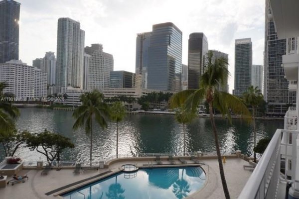 701 Brickell Key Blvd #412 Miami, FL 33131