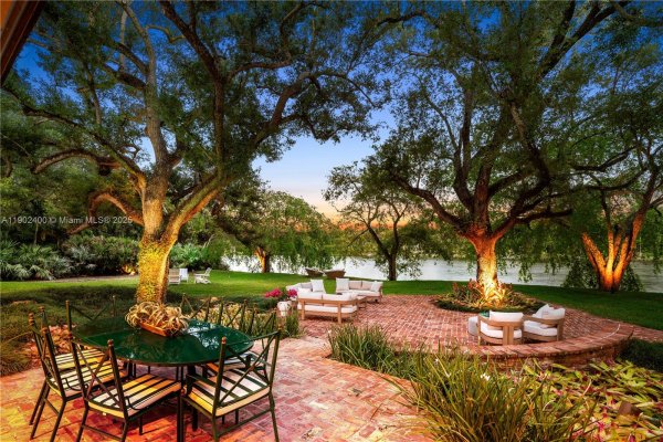 5390 Banyan Dr Coral Gables, FL 33156