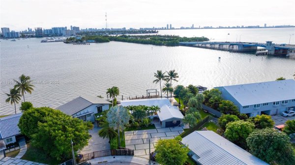 1242 NE 81st Ter Miami, FL 33138