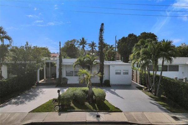 7544 Adventure Ave North Bay Village, FL 33141