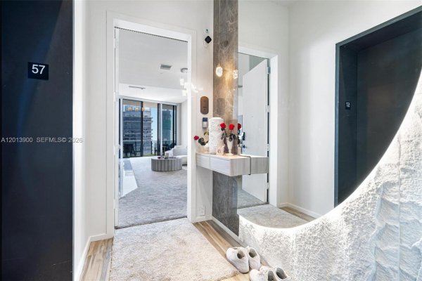 801 S Miami Ave #5702 Miami, FL 33130
