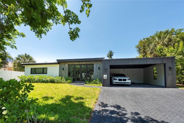 2308 SE 18th St Fort Lauderdale, FL 33316