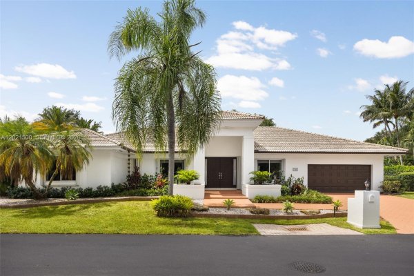 7400 SW 170th Ter Palmetto Bay, FL 33157