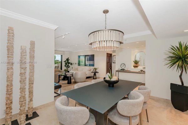 1121 Crandon Blvd #E405 Key Biscayne, FL 33149