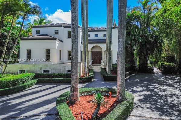 184 Paloma Dr Coral Gables, FL 33143