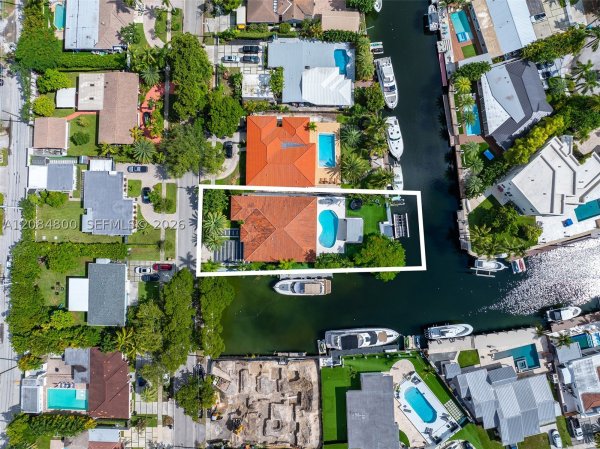 12905 Ixora Rd North Miami, FL 33181