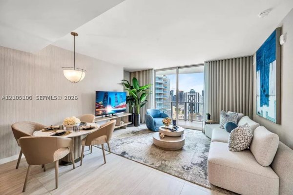 77 SE 5th St #2011 Miami, FL 33131