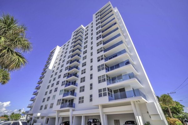 2639 N Riverside Dr #505 Pompano Beach, FL 33062