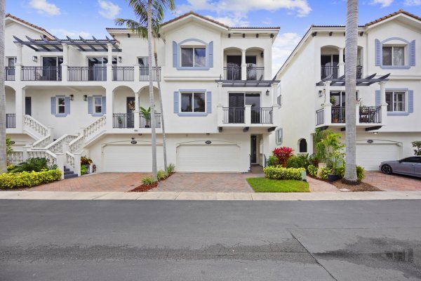 3055 Waterside Boynton Beach, FL 33435