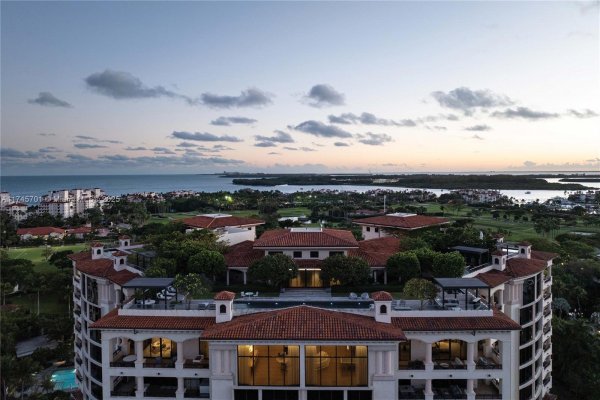 6800 Fisher Is Dr 6802th #6802 Miami Beach, FL 33109 6800 Fisher Is Dr 6802th #6802 Miami Beach, FL 33109