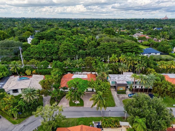 5961 SW 56th Ter South Miami, FL 33143