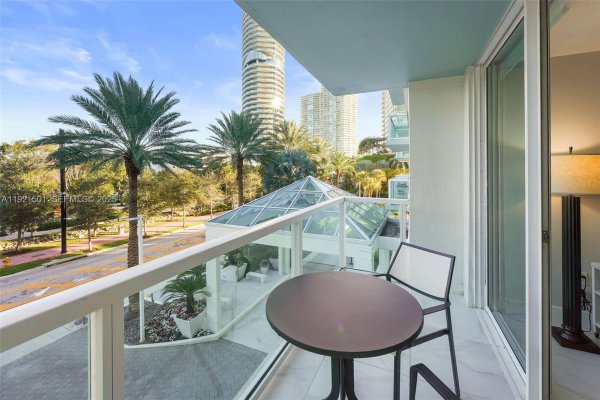 650 West Ave #306 Miami Beach, FL 33139