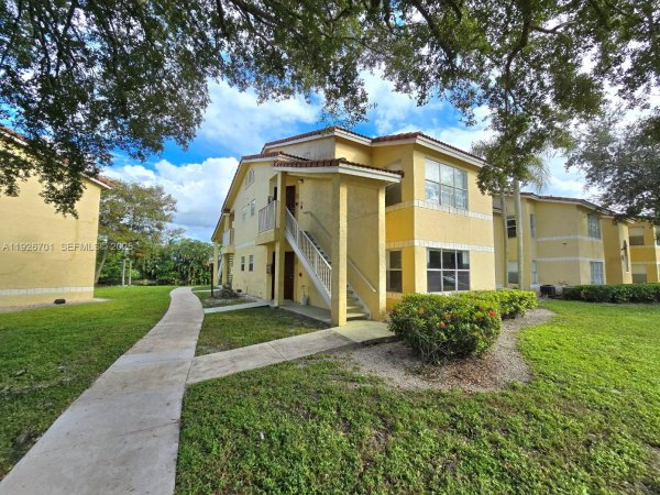 13060 Vista Isles Dr #212 Sunrise, FL 33325