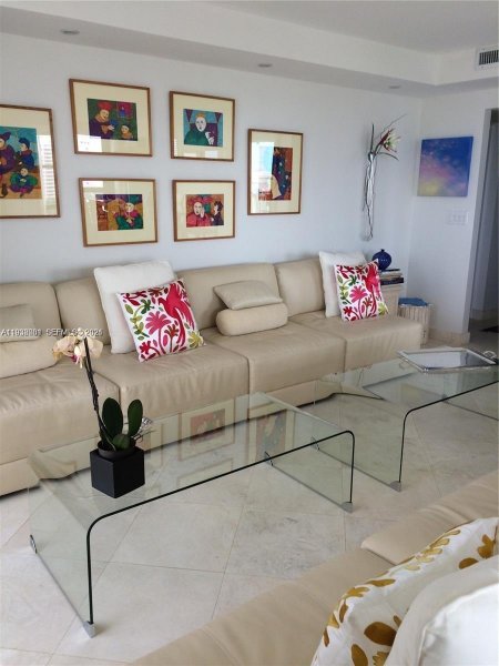 1121 Crandon Blvd #F1107 Key Biscayne, FL 33149