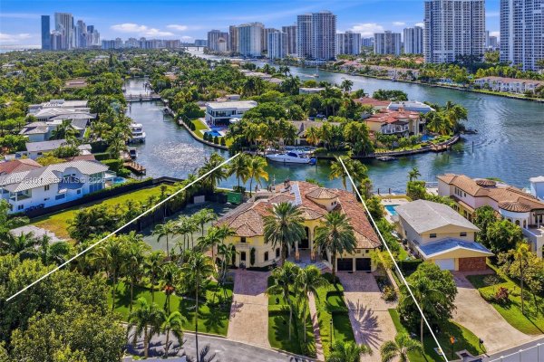 680 Golden Bch Dr Golden Beach, FL 33160