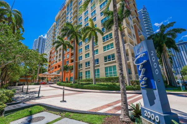2000 N Bayshore Dr #621 Miami, FL 33137