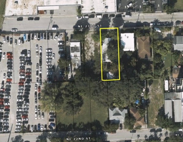 120 NE 23rd St Miami, FL 33137