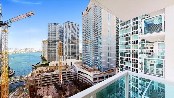 31 SE 5th St #2408 Miami, FL 33131