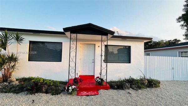 1100 NW 75th St Miami, FL 33150