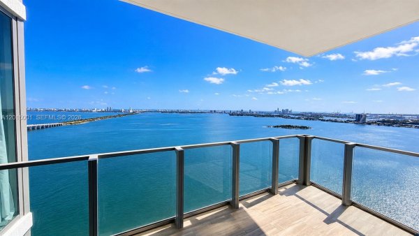 2900 NE 7th Ave #3207 Miami, FL 33137