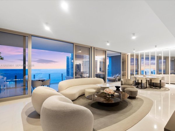 300 Biscayne Blvd Way #4502E Miami, FL 33131