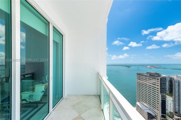 950 Brickell Bay Dr #4403 Miami, FL 33131