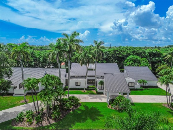 7730 SW 68th Ter Miami, FL 33143