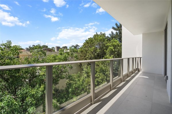 2200 Brickell Ave #317 Miami, FL 33129