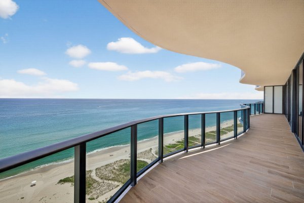 900 N Ocean #1702 Pompano Beach, FL 33062