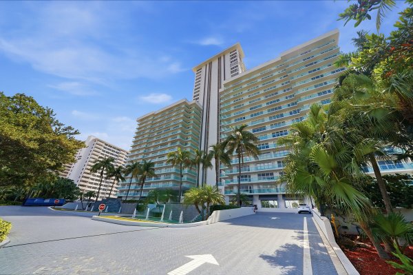 3900 Galt Ocean #1116 Fort Lauderdale, FL 33308