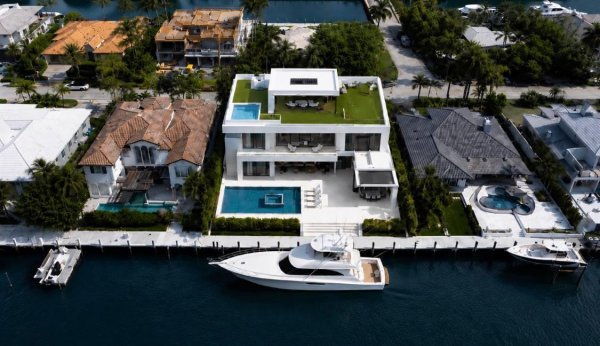 2542 Lucille Fort Lauderdale, FL 33316