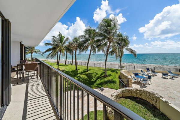 200 Beach Rd #102 Tequesta, FL 33469