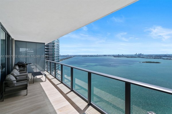 650 NE 32nd St #4101 Miami, FL 33137