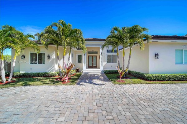 10703 SW 84th Ave Miami, FL 33156