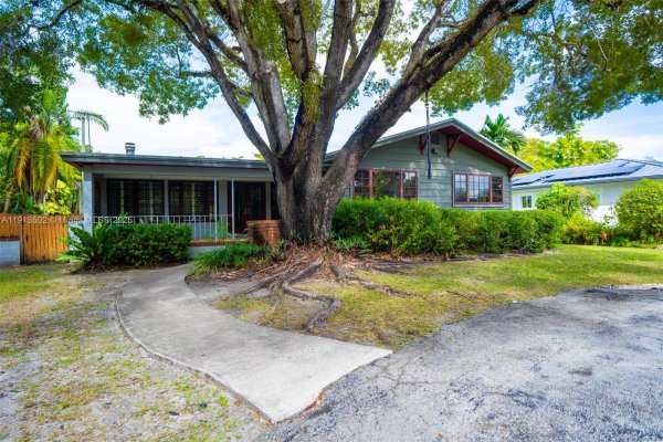 6551 SW 75th Ter South Miami, FL 33143