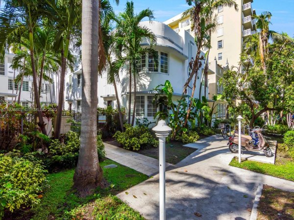 1000 Meridian Ave #15 Miami Beach, FL 33139