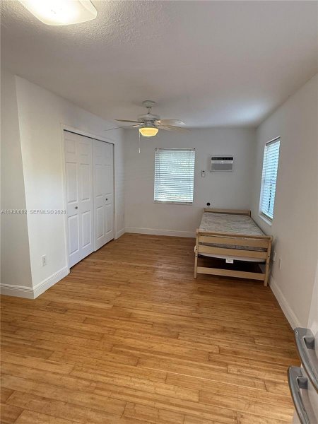 894 80th St #1 Miami Beach, FL 33141