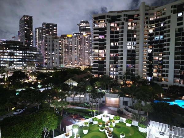 770 Claughton Is Dr #911 Miami, FL 33131