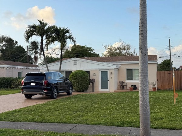 1771 NE 180th St North Miami Beach, FL 33162