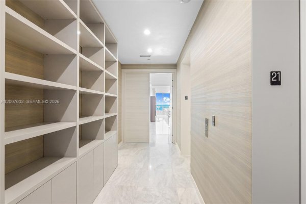 100 S Pointe Dr #2107 Miami Beach, FL 33139