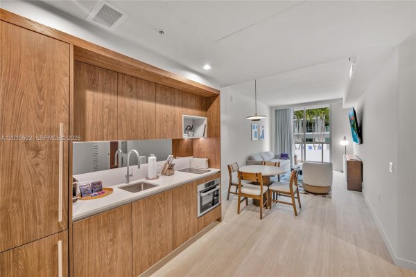 1611 SW 2nd Ave #414 Miami, FL 33129