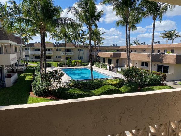 14500 SW 88th Ave #222 Palmetto Bay, FL 33176