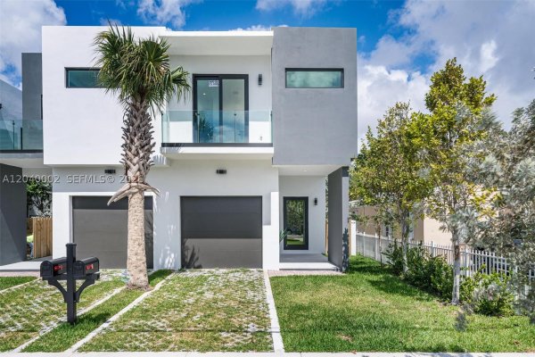2939 SW 21st St Miami, FL 33145