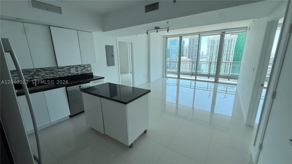 92 SW 3rd St #3311 Miami, FL 33130