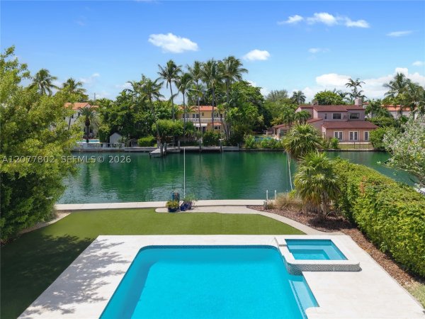4560 Prairie Ave Miami Beach, FL 33140