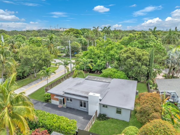 7830 SW 67th South Miami, FL 33143