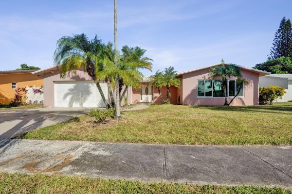 6641 NW 22nd St Margate, FL 33063