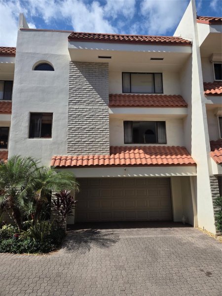 1401 NE 9th #65 Fort Lauderdale, FL 33304