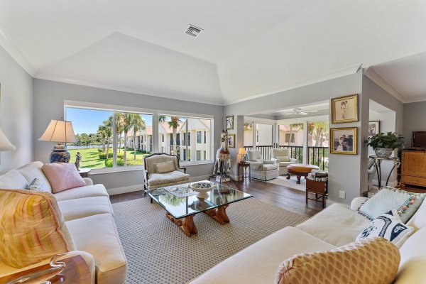 19101 SE Sea Turtle #202 Jupiter, FL 33469